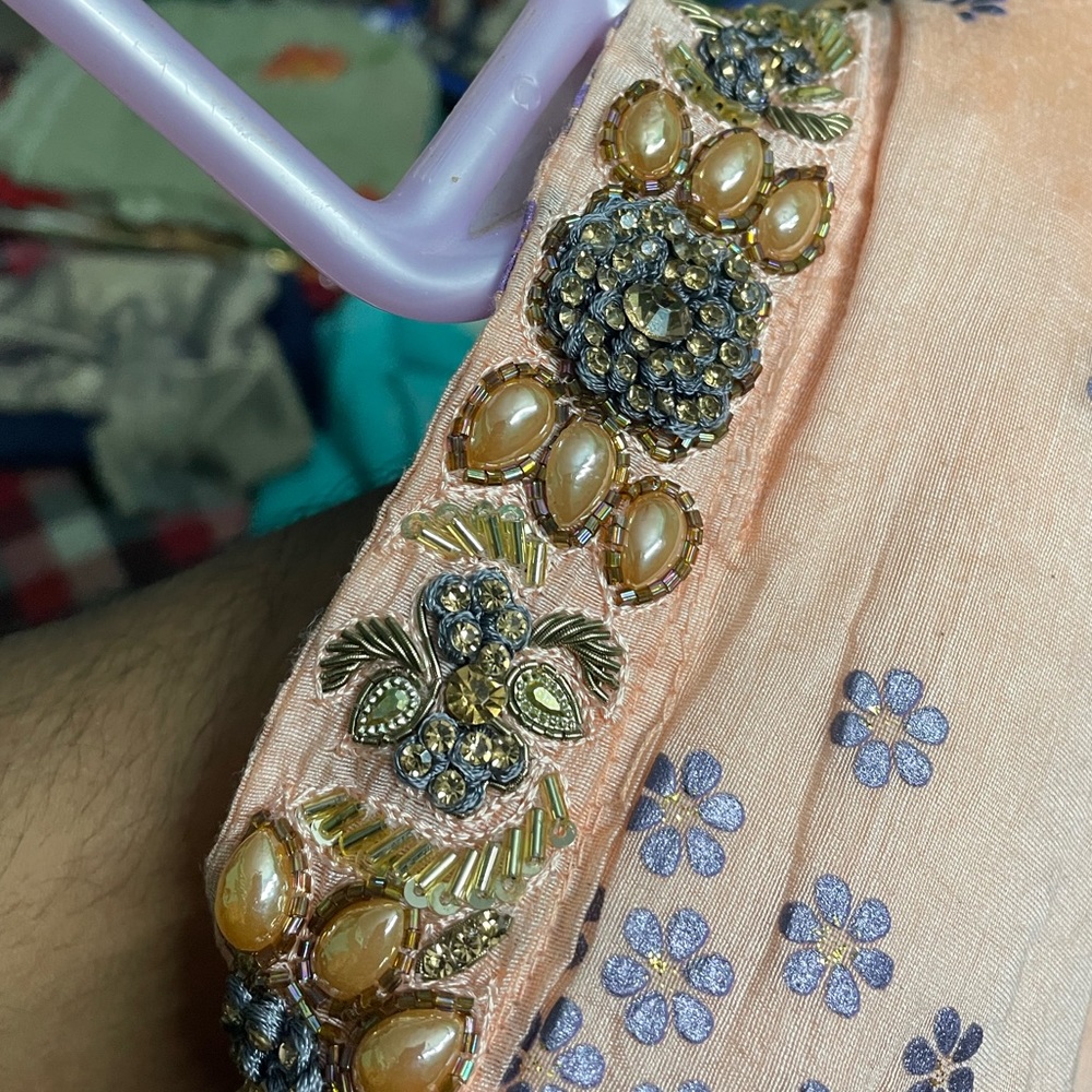 Light peach coloured slit kurta with beautiful pearl work in neck - Picture 3 of 13